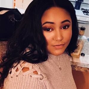 Meet your Posher, Deonna